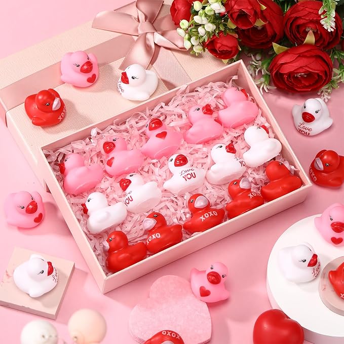 200 Pcs Valentine's Day Rubber Duck Heart XOXO Valentines Duck 1.4 Inch Pink Red White Float Toys for Party Favors Prizes Exchange Gifts Goodie Bag Fillers, 3 Styles