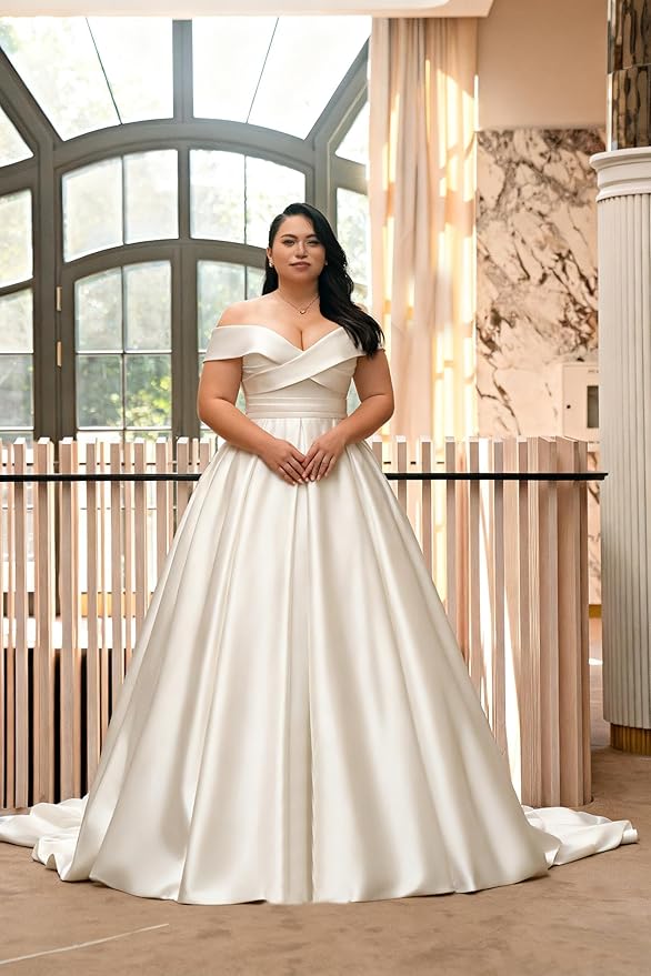 Plus Size Wedding Dresses for Bride Long Sleeve Wedding Bridal Gowns with Lace Appliques Off Shoulder Bride Dress