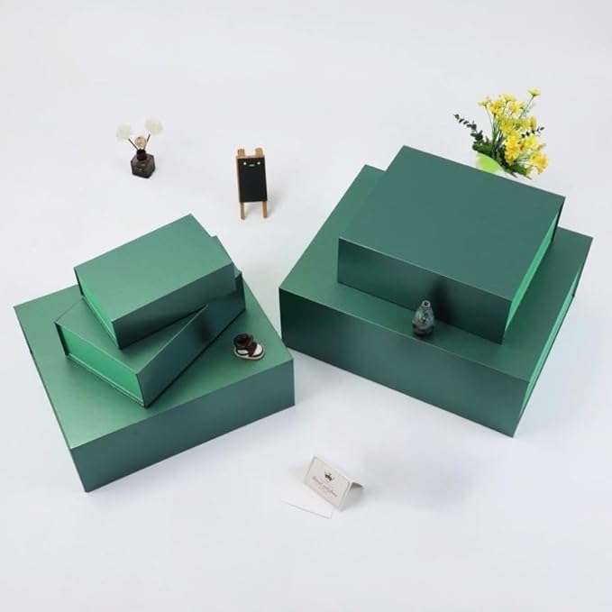 UoeRing 1 Extra Large Green Gift Box 17x14.5x6 inch Luxury Gift Box for Presents with Magnetic Closure Lid Collapsible,Birthday,Christmas,Contains Card, Ribbon,Tissue Paper,Shredded Paper Filler