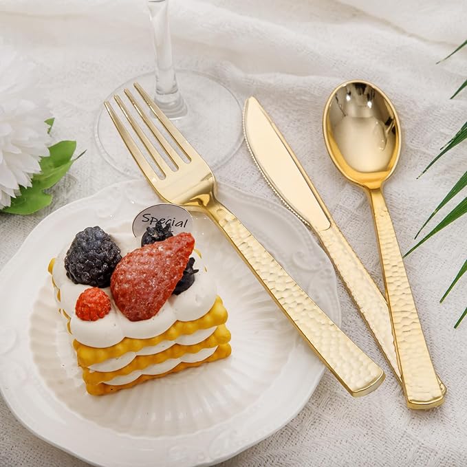 Nervure 400PCS Pre Rolled Gold Plastic Silverware Sets - Heavy Duty Hammered Gold Cutlery Include 100 Pack Wrapped Disposable Utensils with Napkins for Parties, Dinners & Weddings