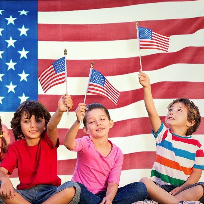 Batiyeer 1000 Pcs Small American Flags on Stick 4 x 6 Inch Mini American Flags Handheld USA Flag Polyester 4th of July Decorations with Safety Golden Spear Top for Memorial Independence Day Decoration