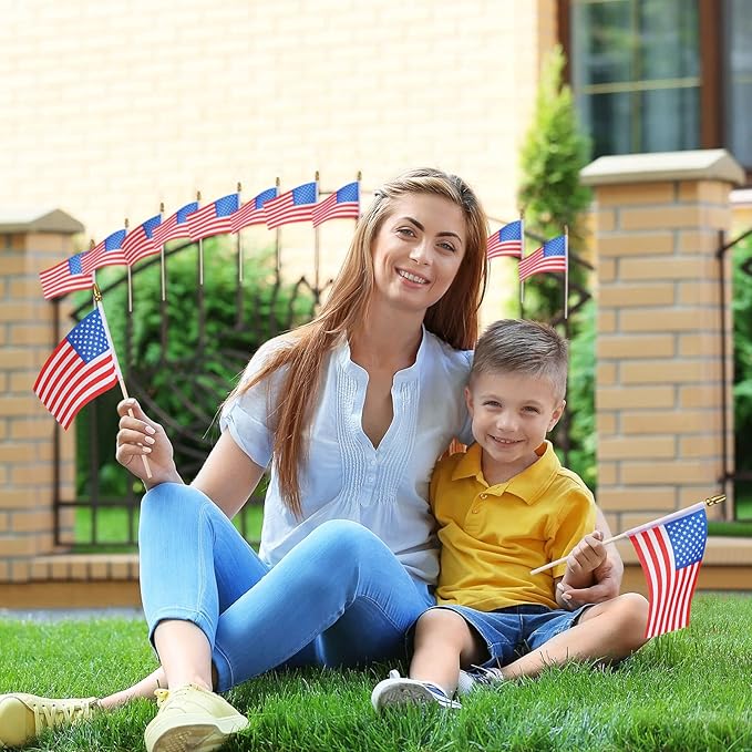 Peryiter 700Pcs Small American Flags on Stick 4 x 6" Mini Handheld USA Flag Polyester 4th of July Decorations with Safety Golden Spear Tops for Memorial Day Independence Day Deor