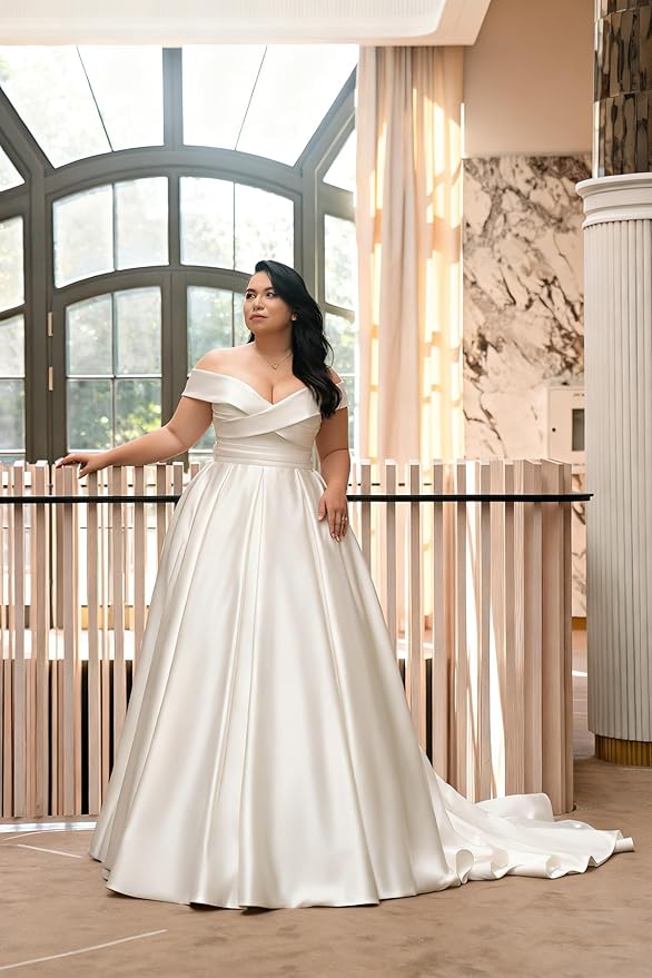 Plus Size Wedding Dresses for Bride Long Sleeve Wedding Bridal Gowns with Lace Appliques Off Shoulder Bride Dress