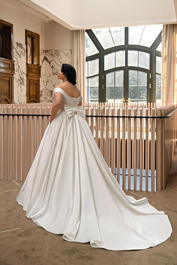 Plus Size Wedding Dresses for Bride Long Sleeve Wedding Bridal Gowns with Lace Appliques Off Shoulder Bride Dress